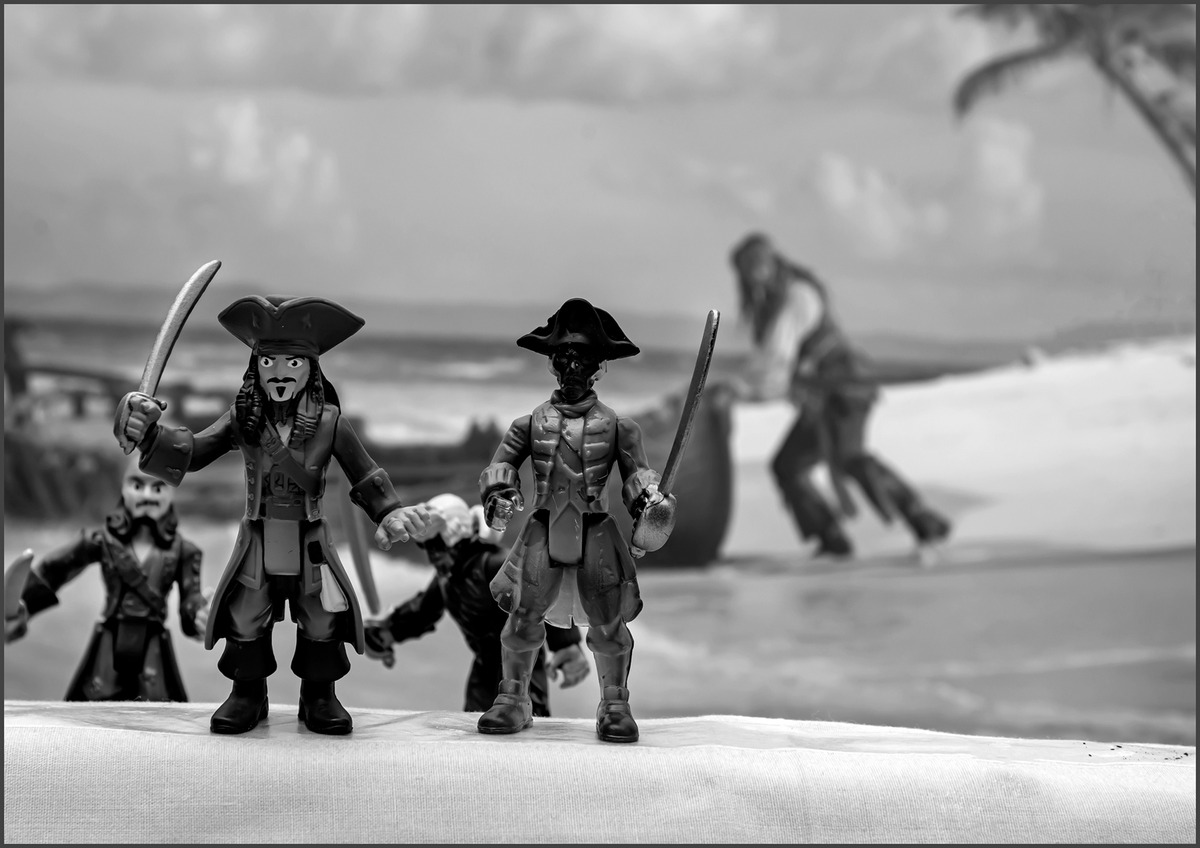 Little Pirates seeking treasure